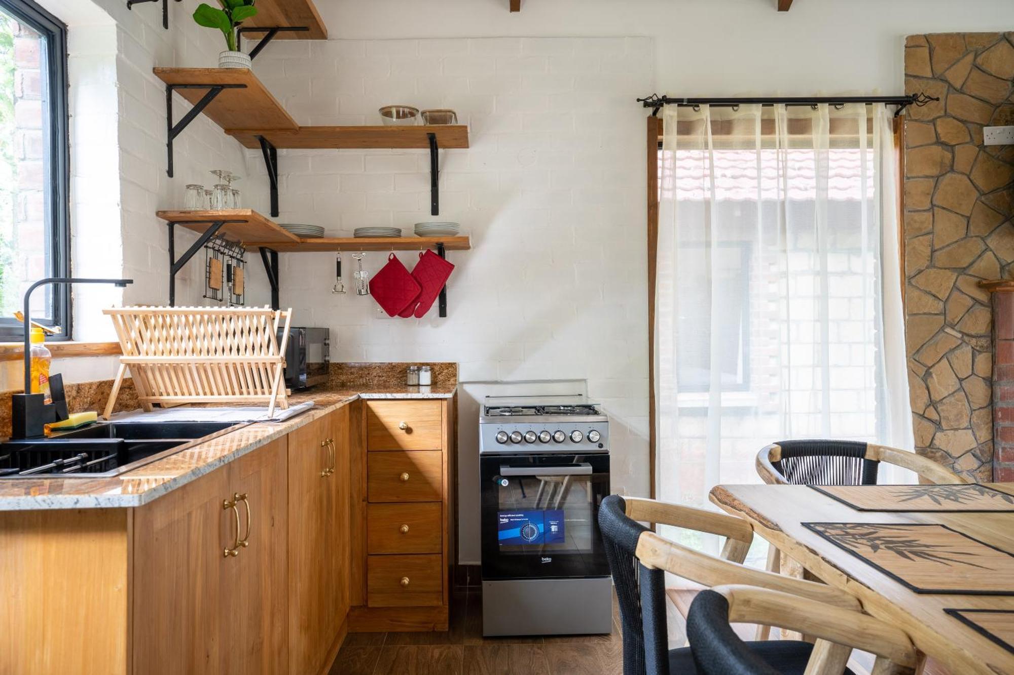 Ferienwohnung The Jungle Oasis With Heated Pool Nairobi Exterior foto