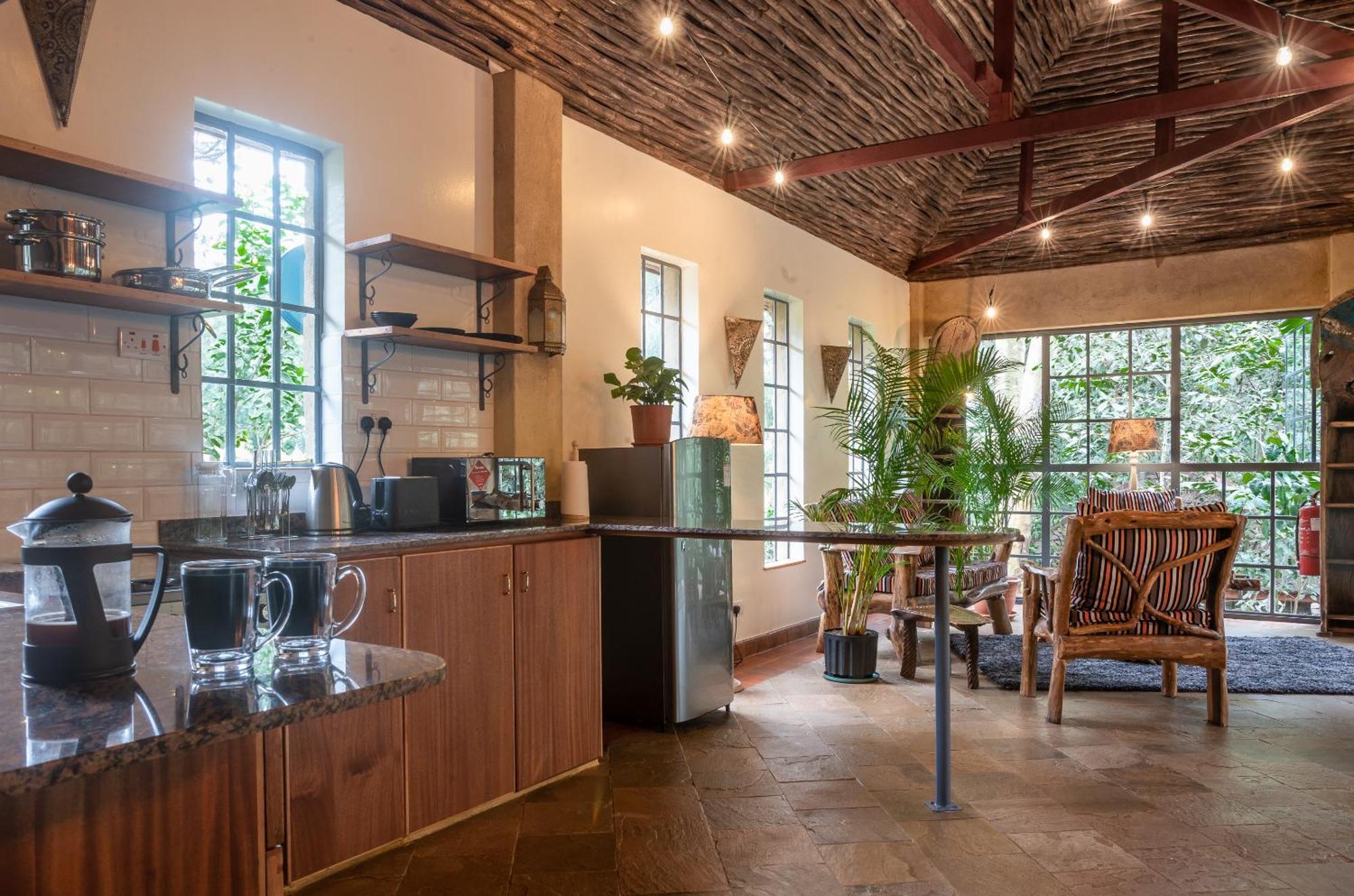 Ferienwohnung The Jungle Oasis With Heated Pool Nairobi Exterior foto